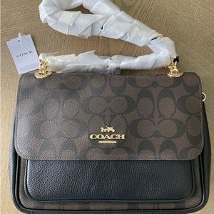 New with tag coach Klare Crossbody 25 In Signature Canvas